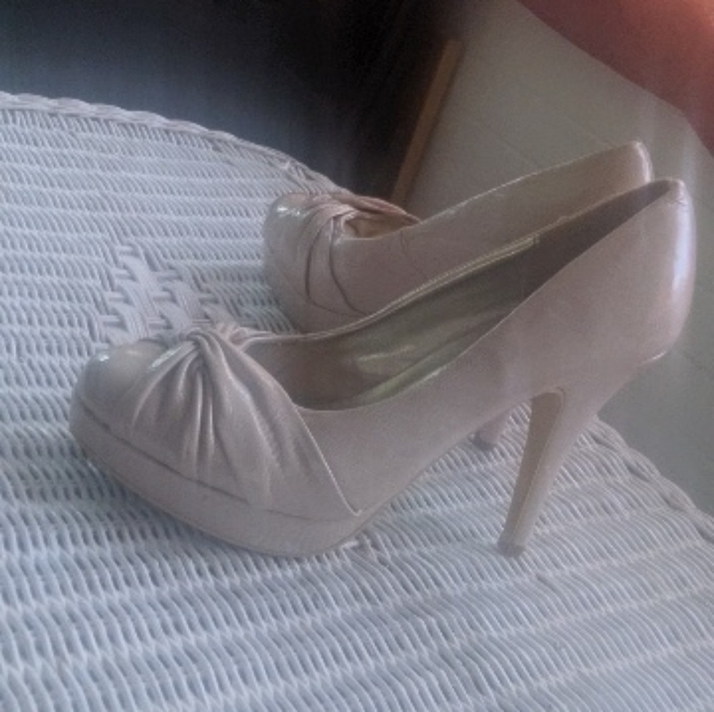 Heels - Picture 3 of 8